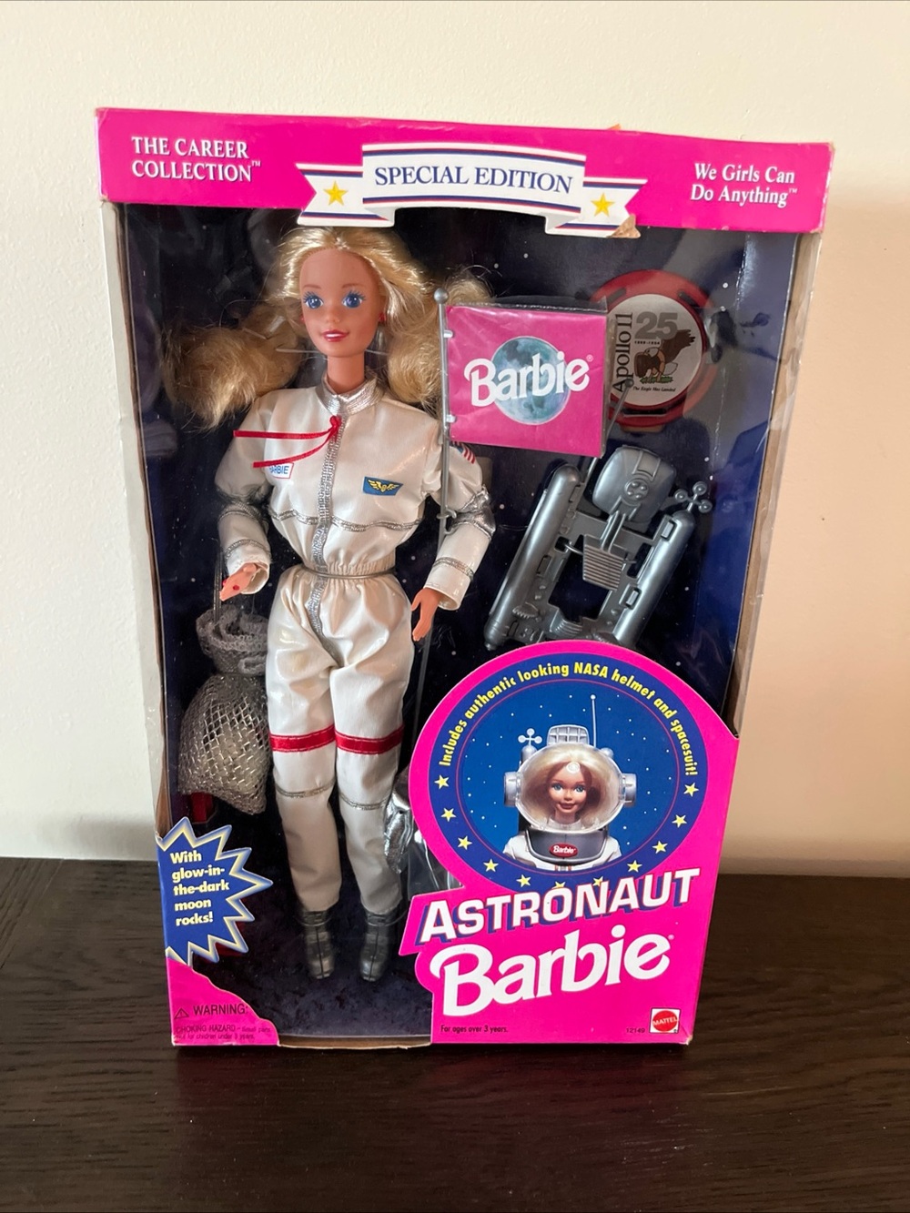 vintage 1994 NIB Astronaut Barbie -special edition w/glow in the dark moon rocks
